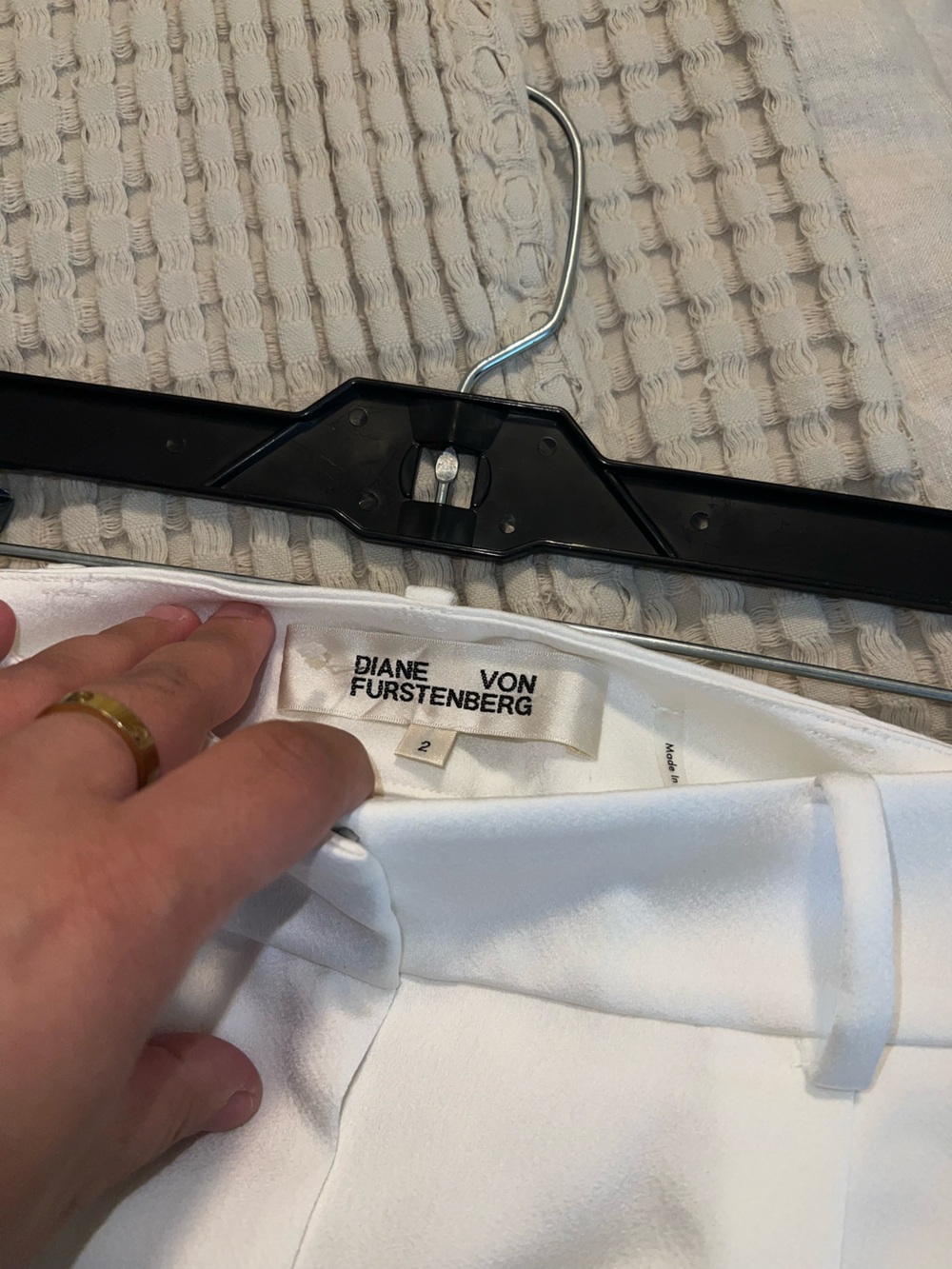 Diane von Furstenberg High-Waist Tailored Women's Shorts in White - Picture 6 of 6